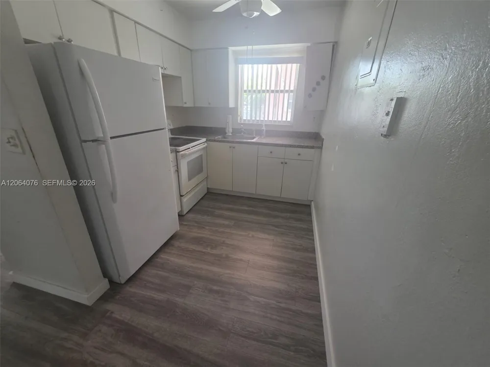 45 E 11th St #15 Hialeah, FL 33010