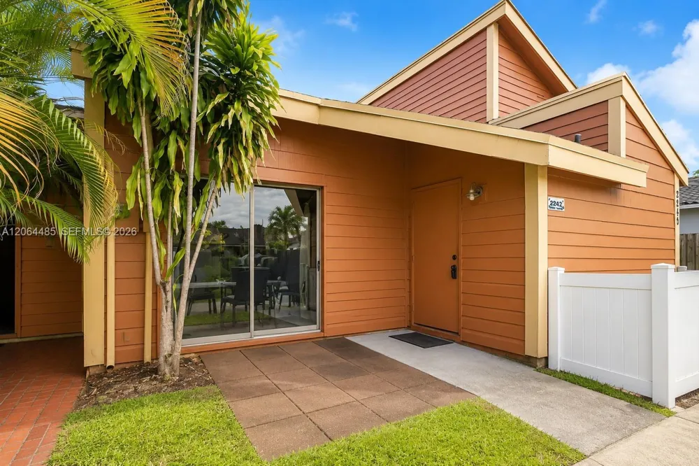 2242 NW 55th Ter #2242 Lauderhill, FL 33313