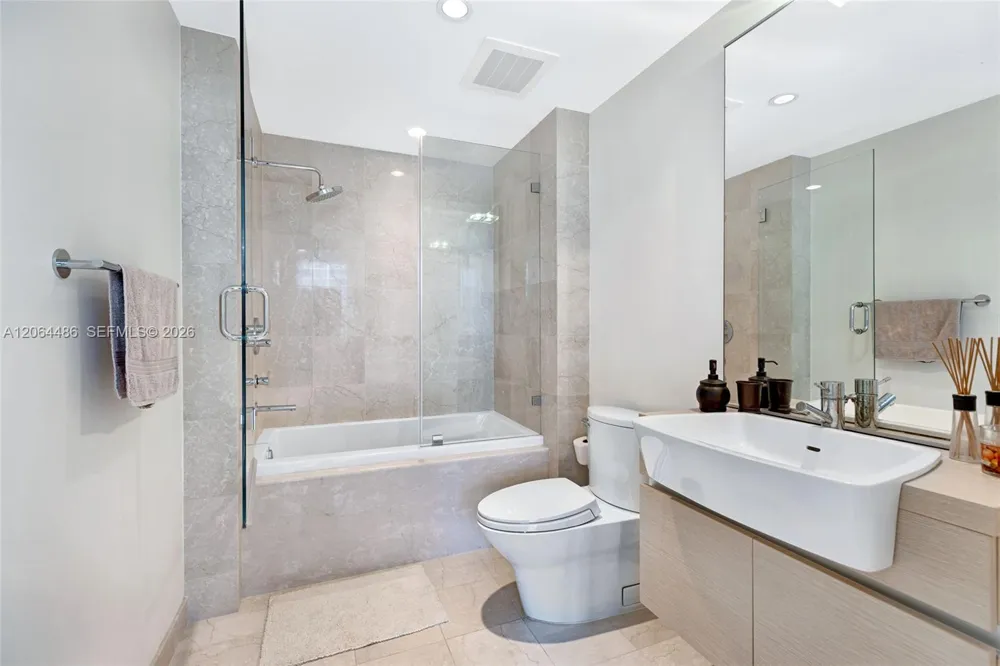 200 Biscayne Boulevard Way #504 Miami, FL 33131