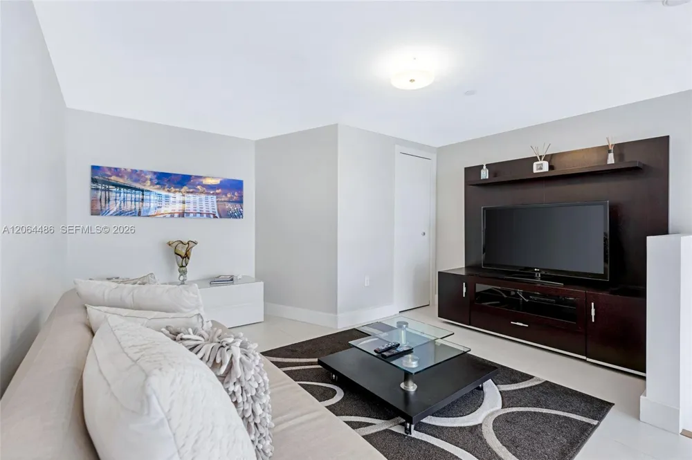 200 Biscayne Boulevard Way #504 Miami, FL 33131