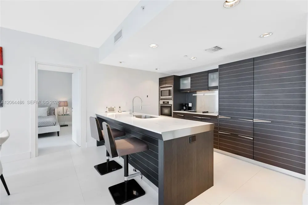 200 Biscayne Boulevard Way #504 Miami, FL 33131