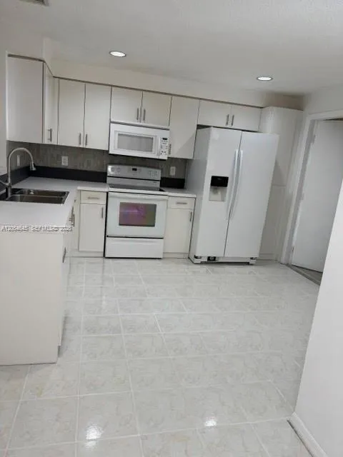 1531 Barcelona Way #3-30 Weston, FL 33327