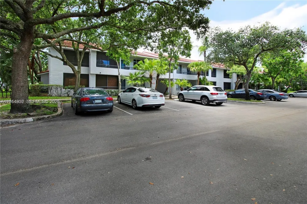 831 Lyons Rd #23101 Coconut Creek, FL 33063