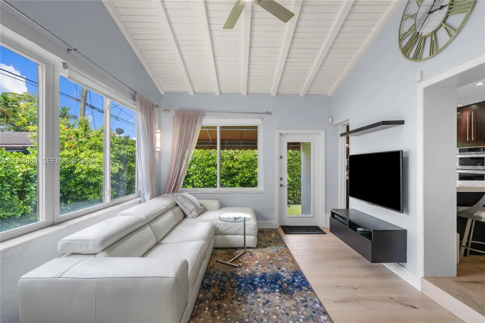 810 Venetia Ave Coral Gables, FL 33134