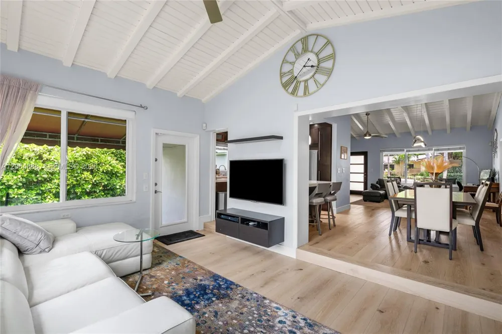 810 Venetia Ave Coral Gables, FL 33134