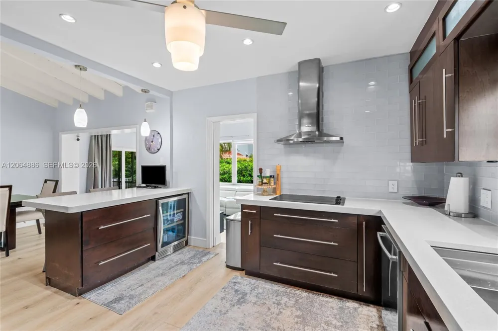 810 Venetia Ave Coral Gables, FL 33134