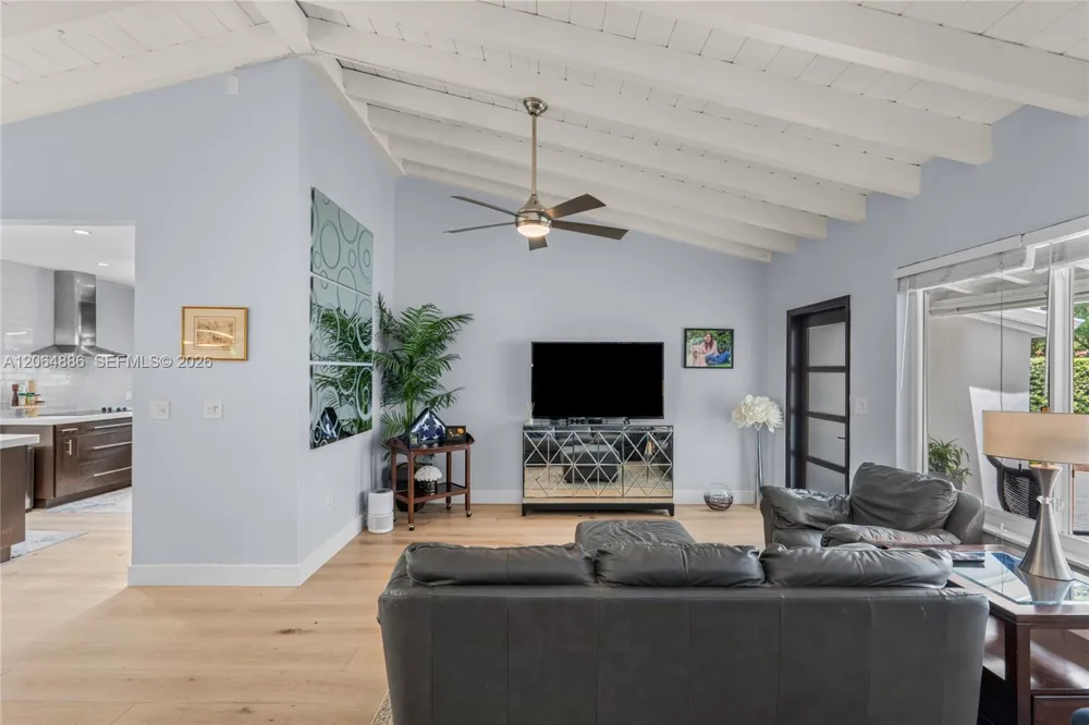 810 Venetia Ave Coral Gables, FL 33134