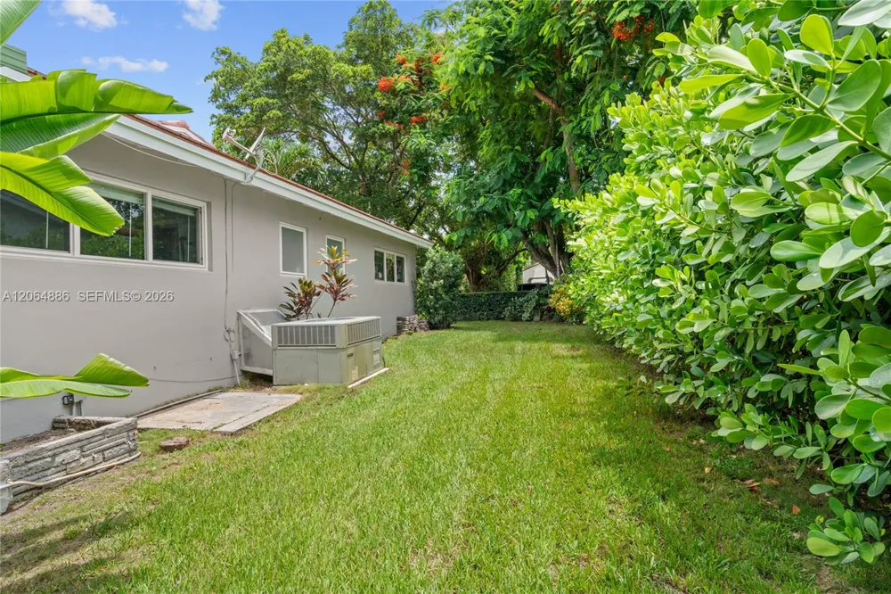 810 Venetia Ave Coral Gables, FL 33134