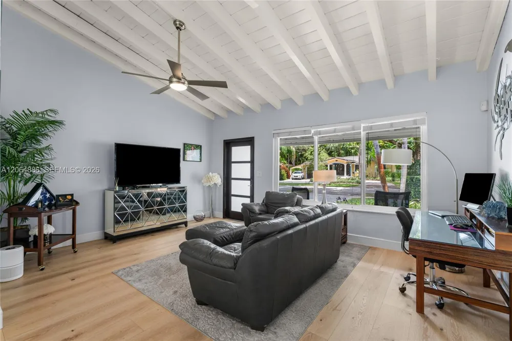 810 Venetia Ave Coral Gables, FL 33134