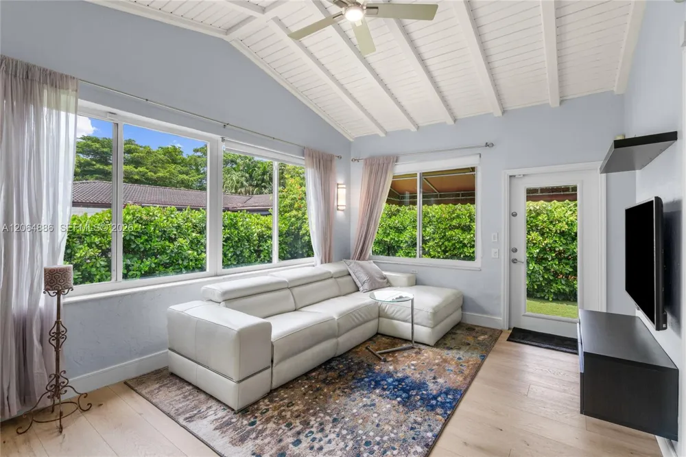 810 Venetia Ave Coral Gables, FL 33134