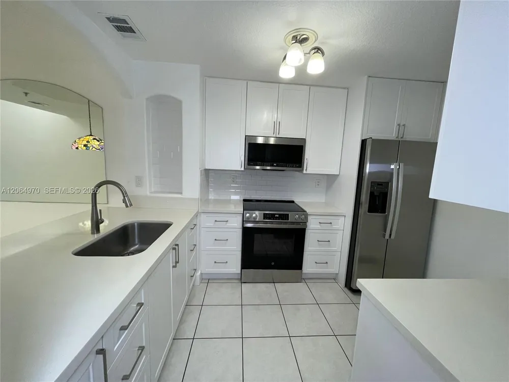 905 NW 82nd Ave #111-B Miami, FL 33126