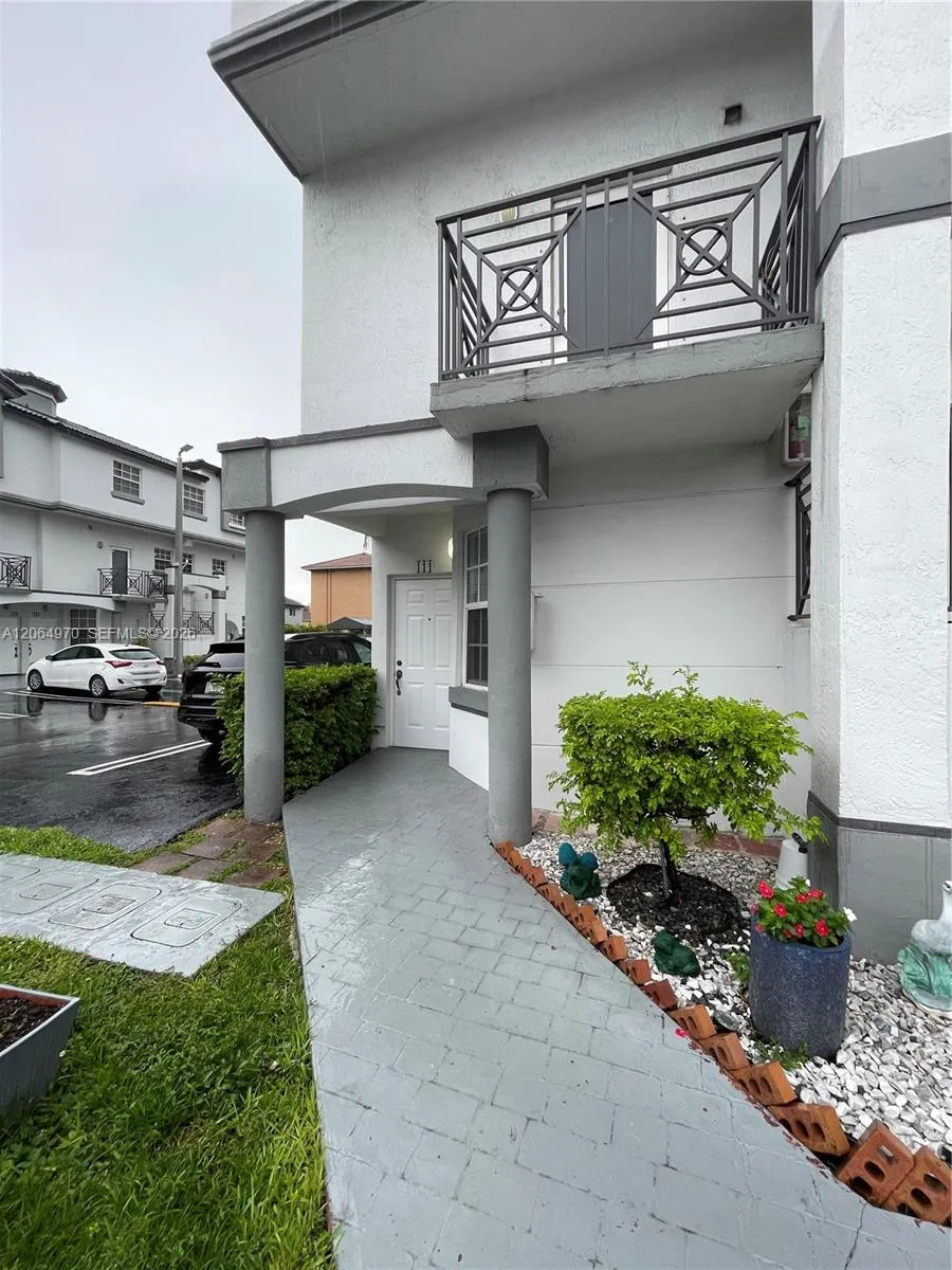 905 NW 82nd Ave #111-B Miami, FL 33126