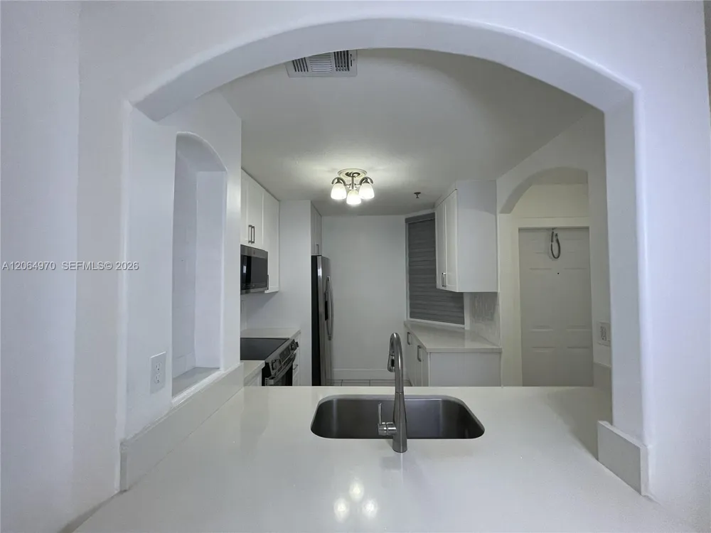 905 NW 82nd Ave #111-B Miami, FL 33126