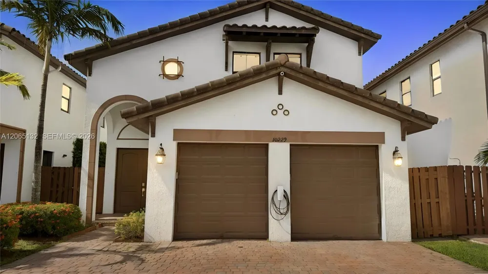 10229 NW 87th Ter Doral, FL 33178
