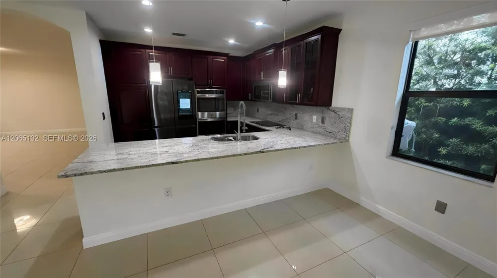 10229 NW 87th Ter Doral, FL 33178