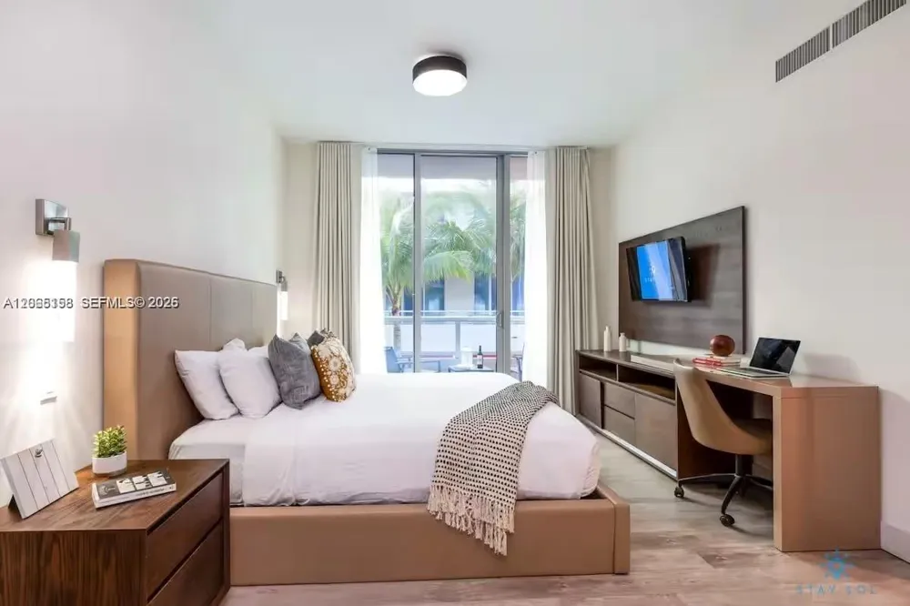 777 Ocean Dr #S411 Hollywood, FL 33019