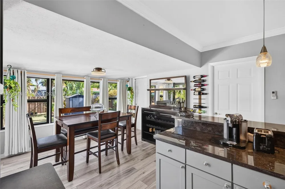 300 NW 28th St Wilton Manors, FL 33311