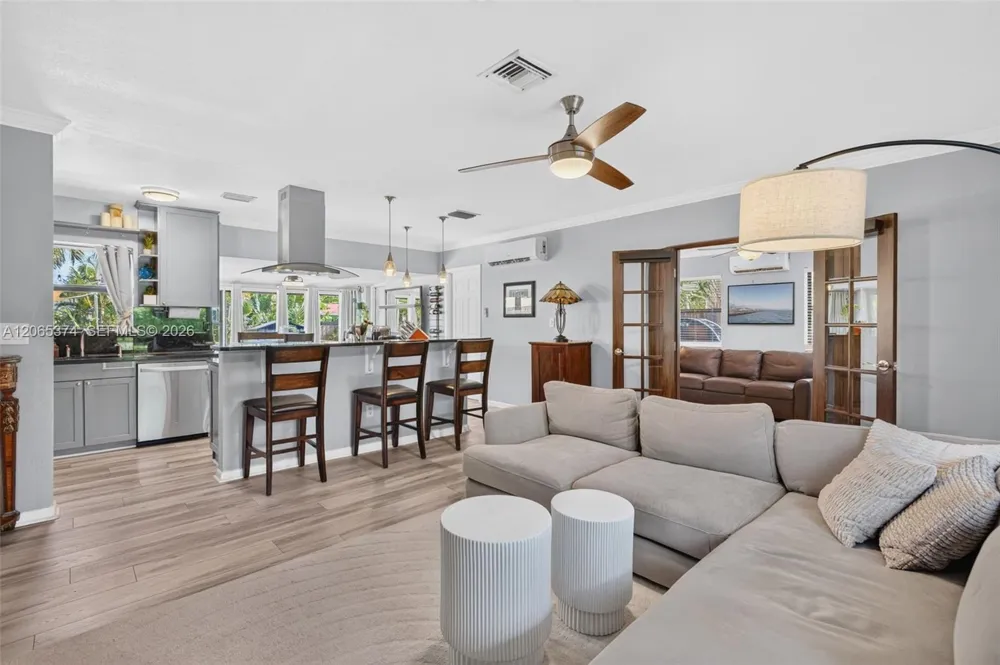 300 NW 28th St Wilton Manors, FL 33311