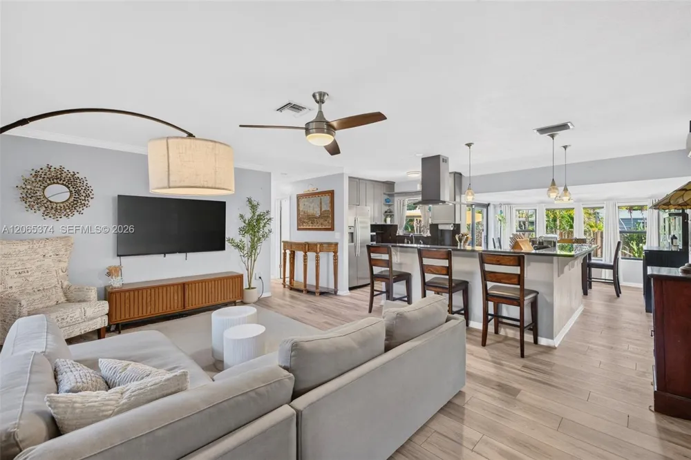 300 NW 28th St Wilton Manors, FL 33311