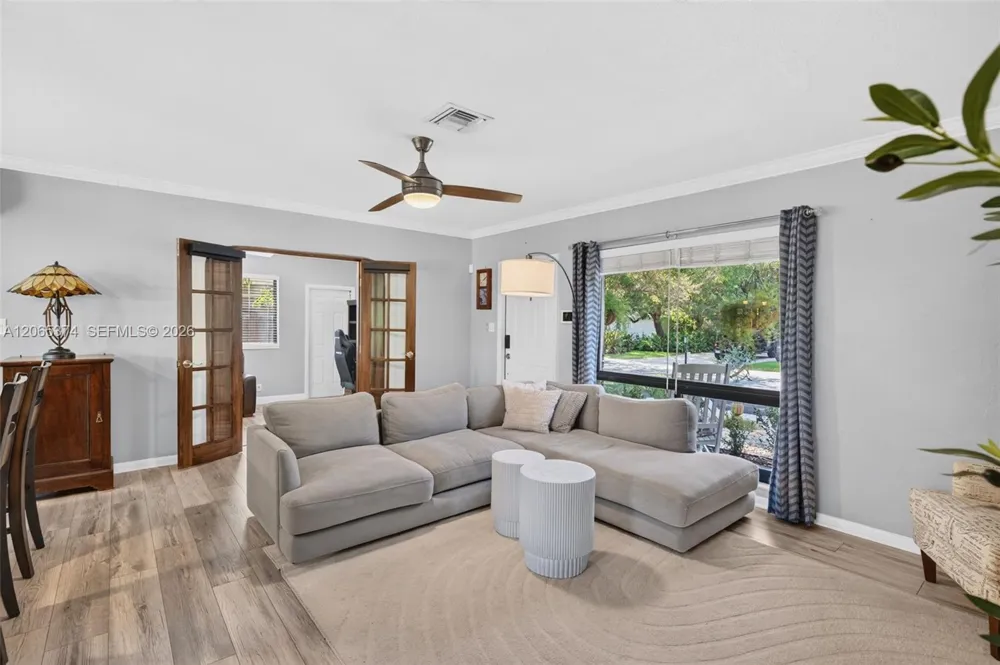 300 NW 28th St Wilton Manors, FL 33311