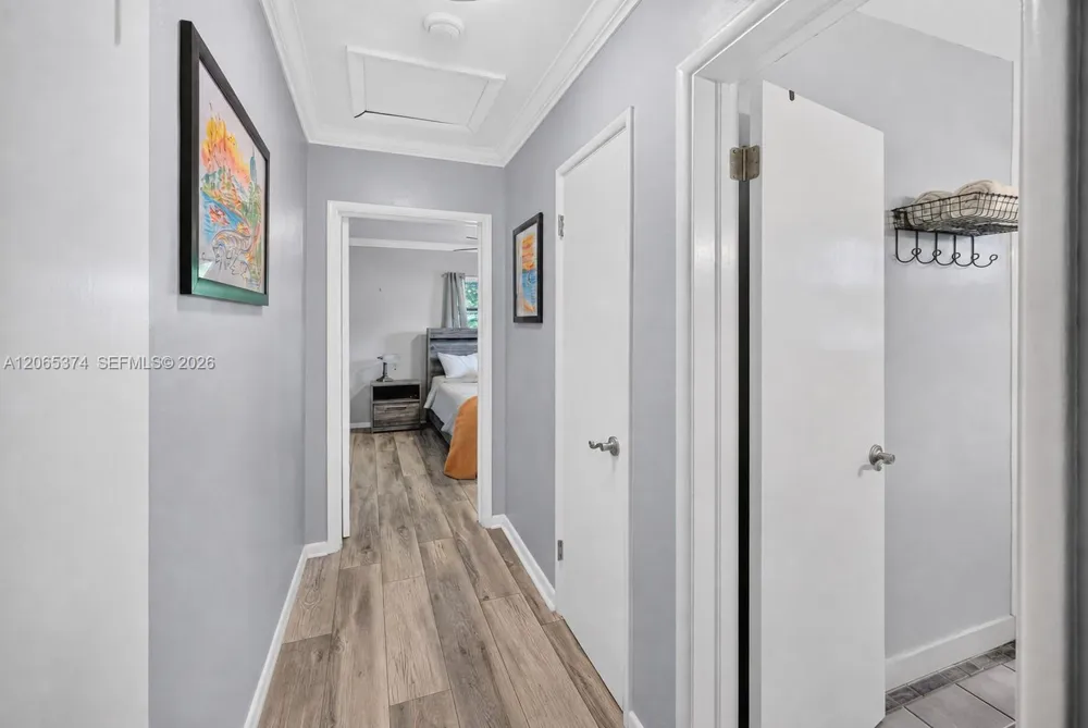 300 NW 28th St Wilton Manors, FL 33311