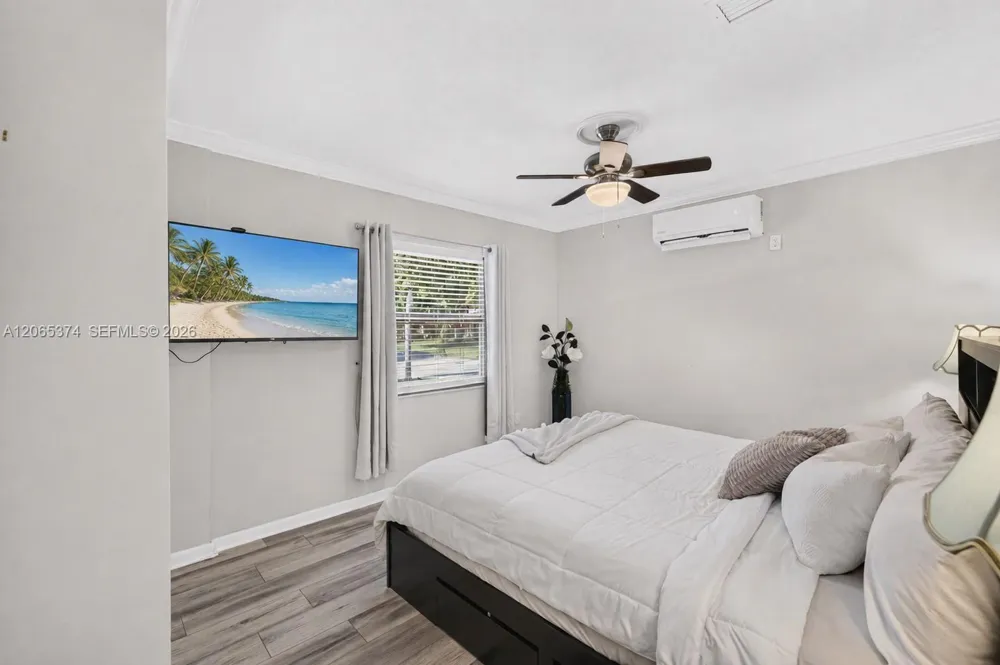 300 NW 28th St Wilton Manors, FL 33311