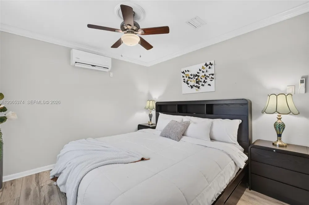 300 NW 28th St Wilton Manors, FL 33311