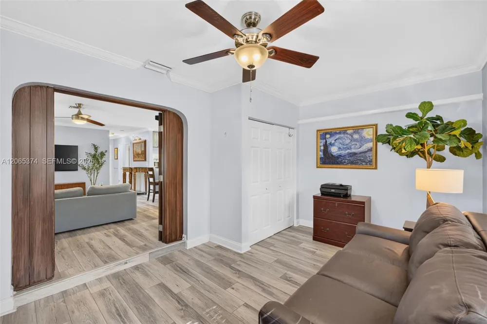 300 NW 28th St Wilton Manors, FL 33311