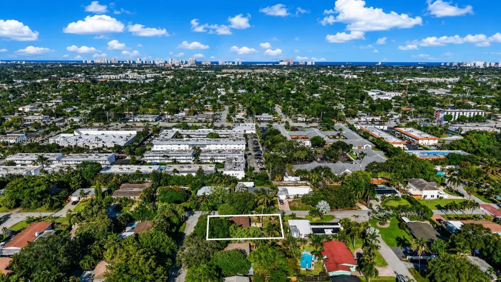 300 NW 28th St Wilton Manors, FL 33311
