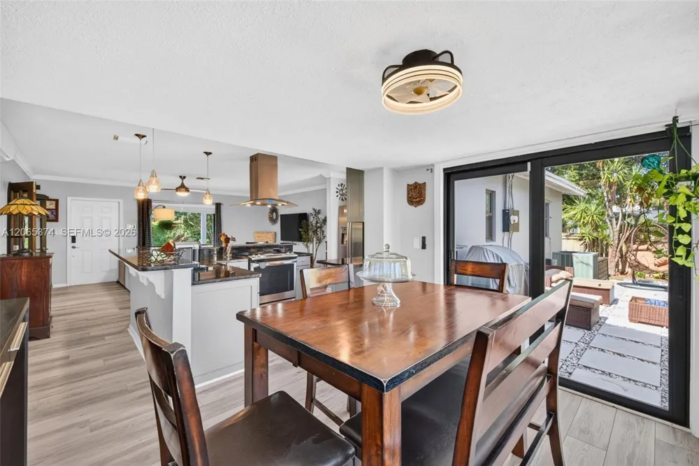 300 NW 28th St Wilton Manors, FL 33311