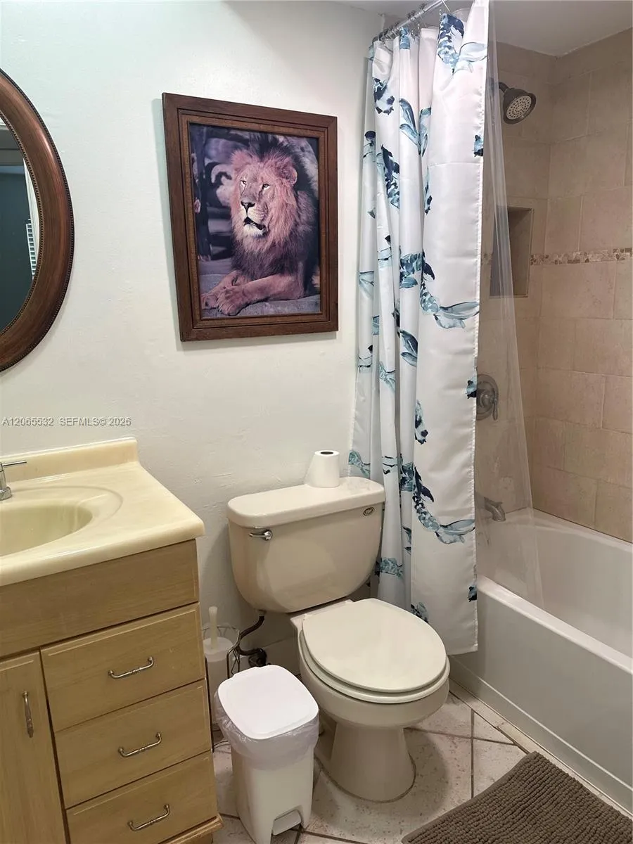 8305 Sunrise Lakes Blvd #310 Sunrise, FL 33322