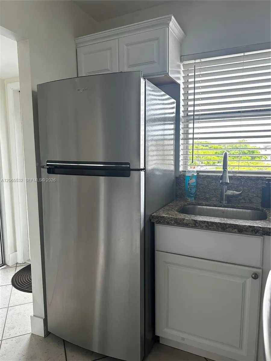 8305 Sunrise Lakes Blvd #310 Sunrise, FL 33322