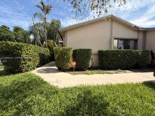 9631 W Elm Ln Miramar, FL 33025