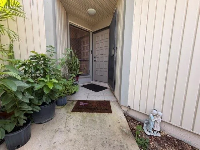 9631 W Elm Ln Miramar, FL 33025