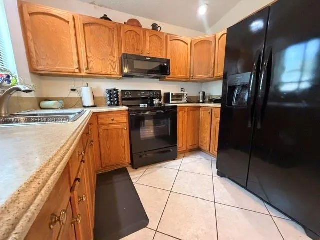 9631 W Elm Ln Miramar, FL 33025