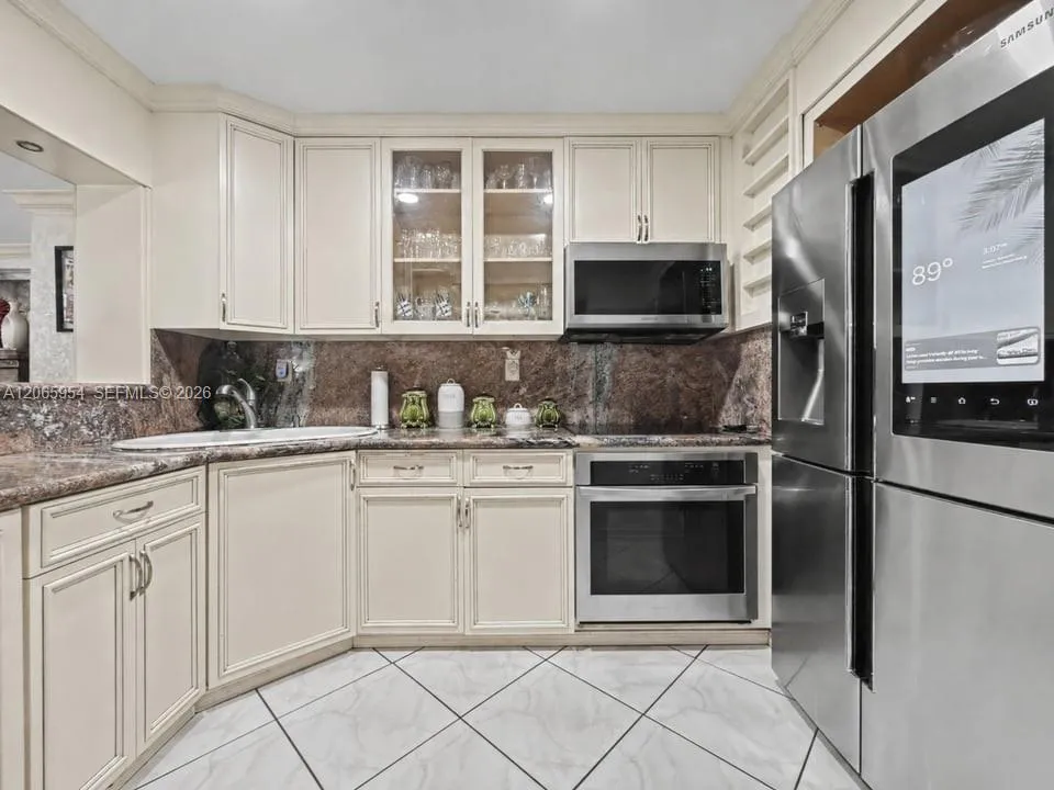7961 W 6th Ave Hialeah, FL 33014