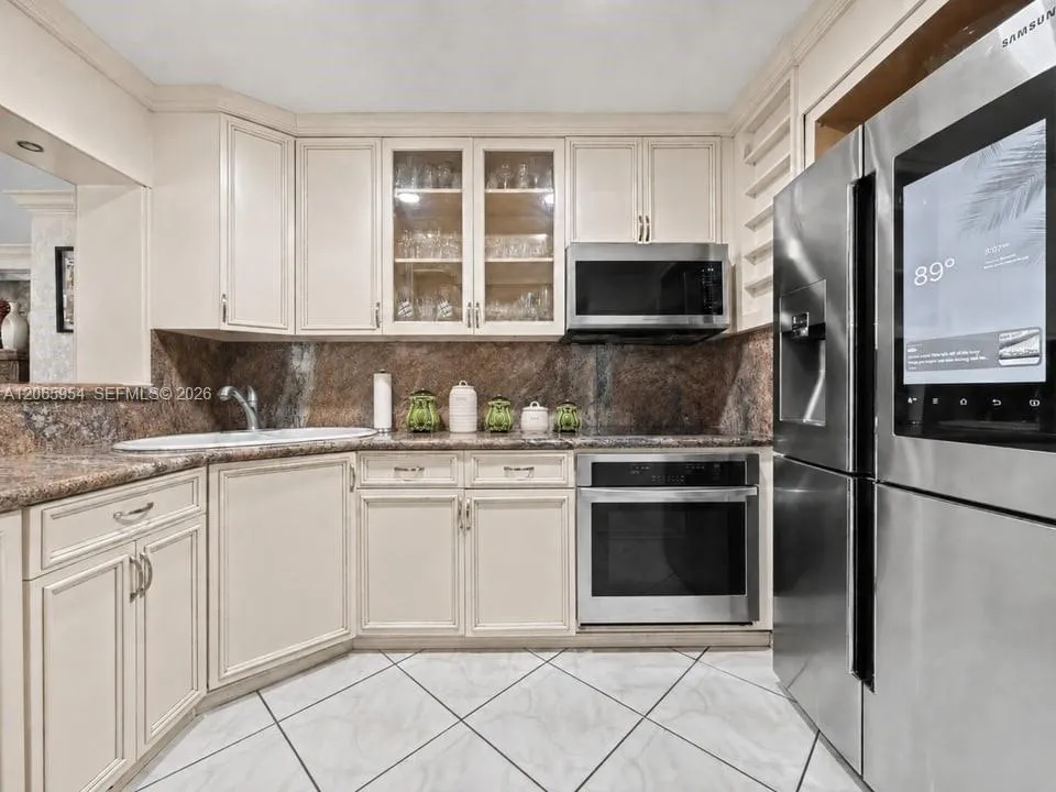 7961 W 6th Ave Hialeah, FL 33014