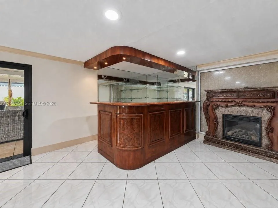 7961 W 6th Ave Hialeah, FL 33014