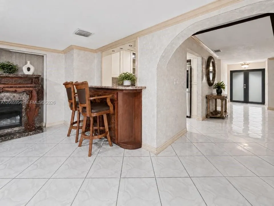 7961 W 6th Ave Hialeah, FL 33014
