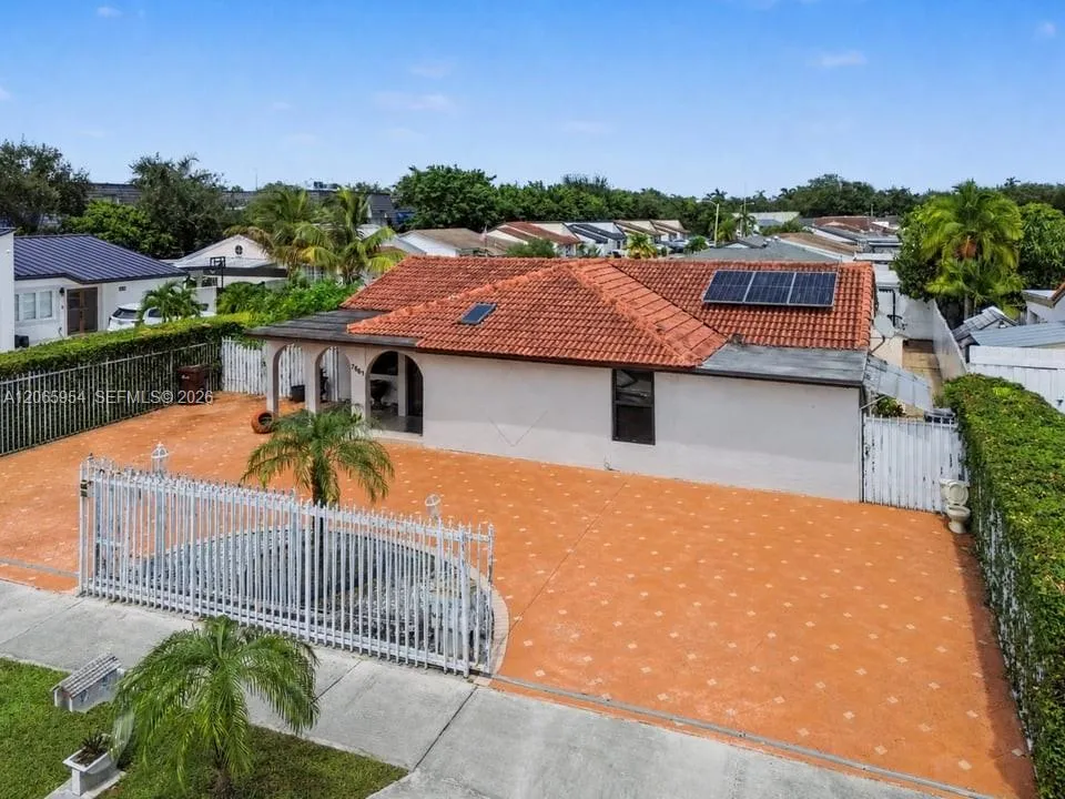 7961 W 6th Ave Hialeah, FL 33014