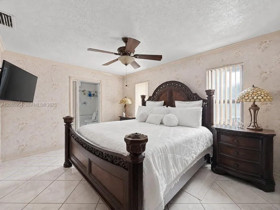 7961 W 6th Ave Hialeah, FL 33014