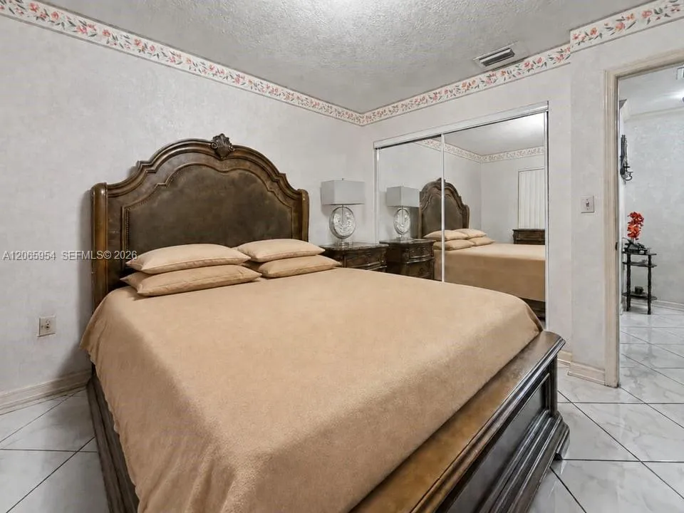 7961 W 6th Ave Hialeah, FL 33014