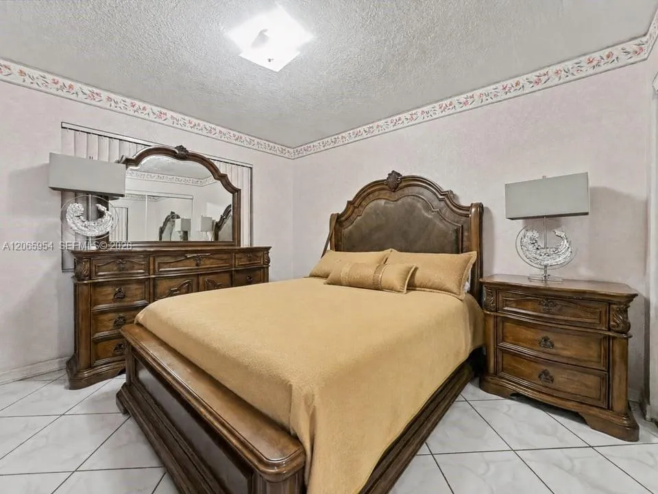 7961 W 6th Ave Hialeah, FL 33014