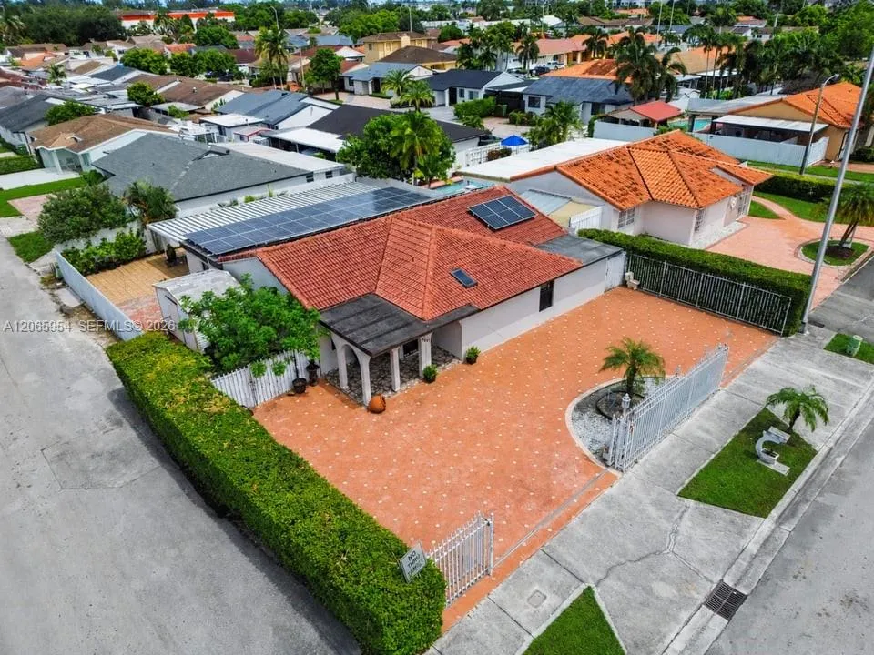 7961 W 6th Ave Hialeah, FL 33014