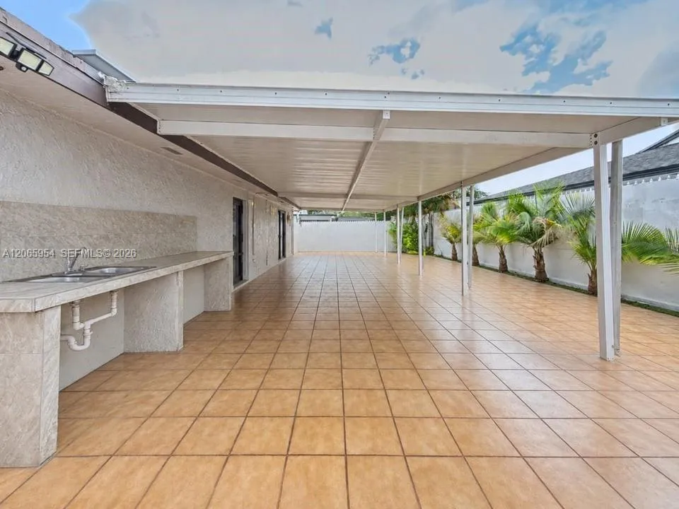 7961 W 6th Ave Hialeah, FL 33014