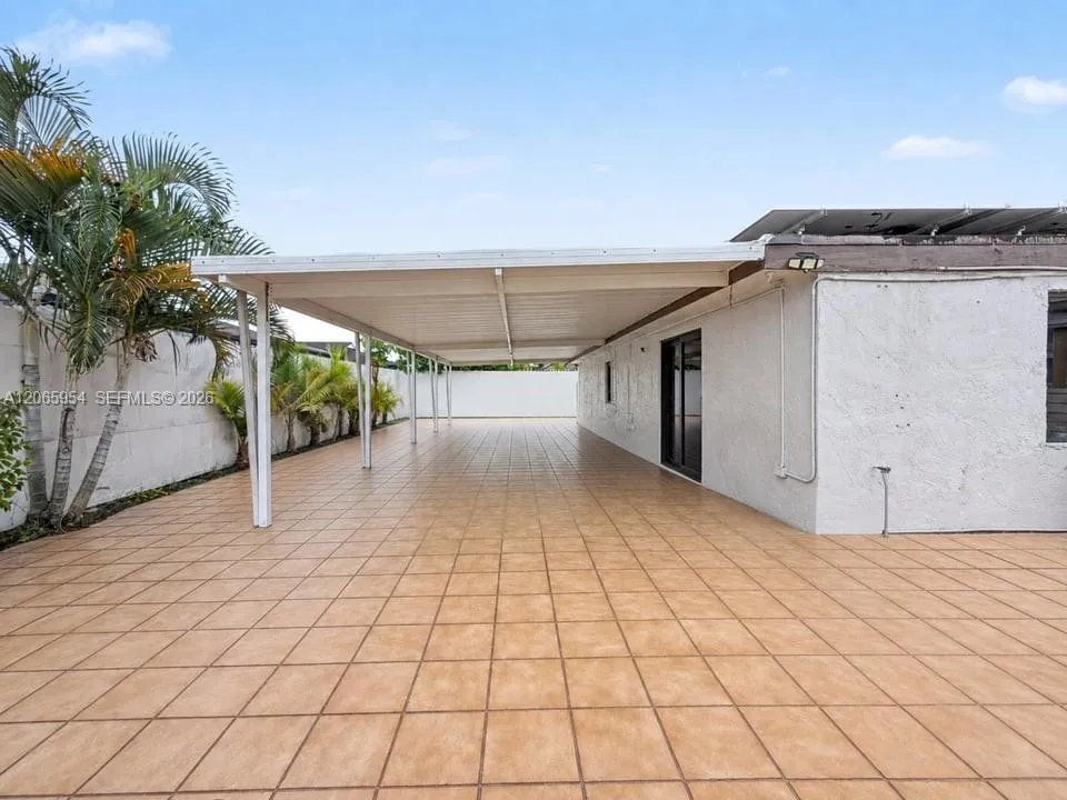 7961 W 6th Ave Hialeah, FL 33014