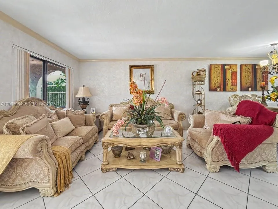 7961 W 6th Ave Hialeah, FL 33014