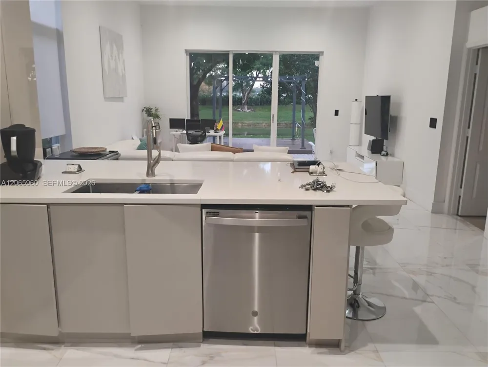 19353 SW 60th Ct Pembroke Pines, FL 33332