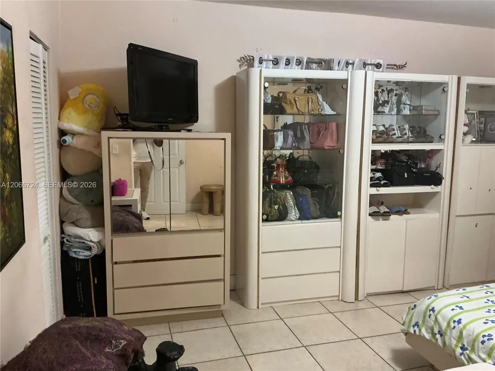 1855 NW 32nd St Miami, FL 33142