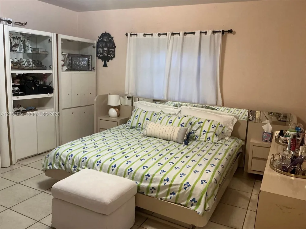 1855 NW 32nd St Miami, FL 33142